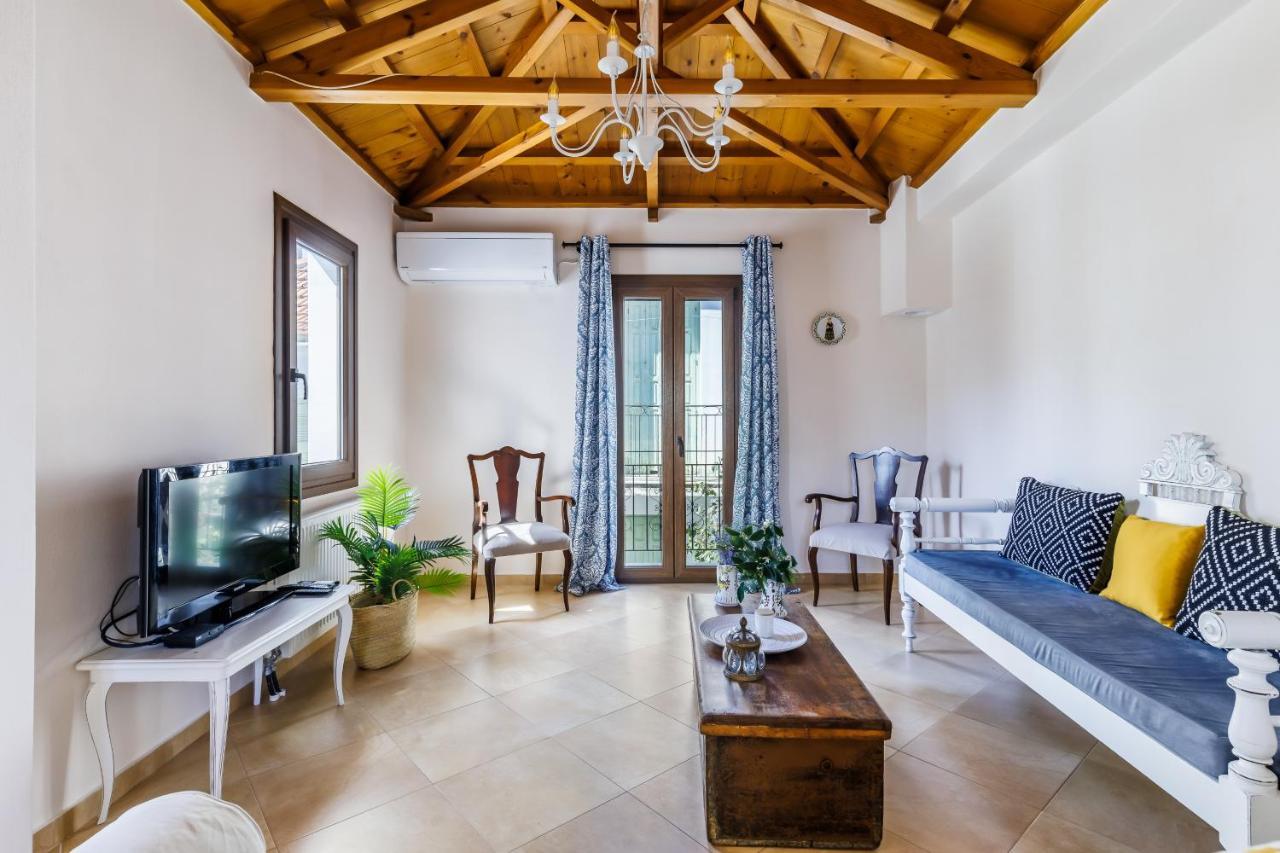Petradi Town Apartment Skopelos Town Exterior foto
